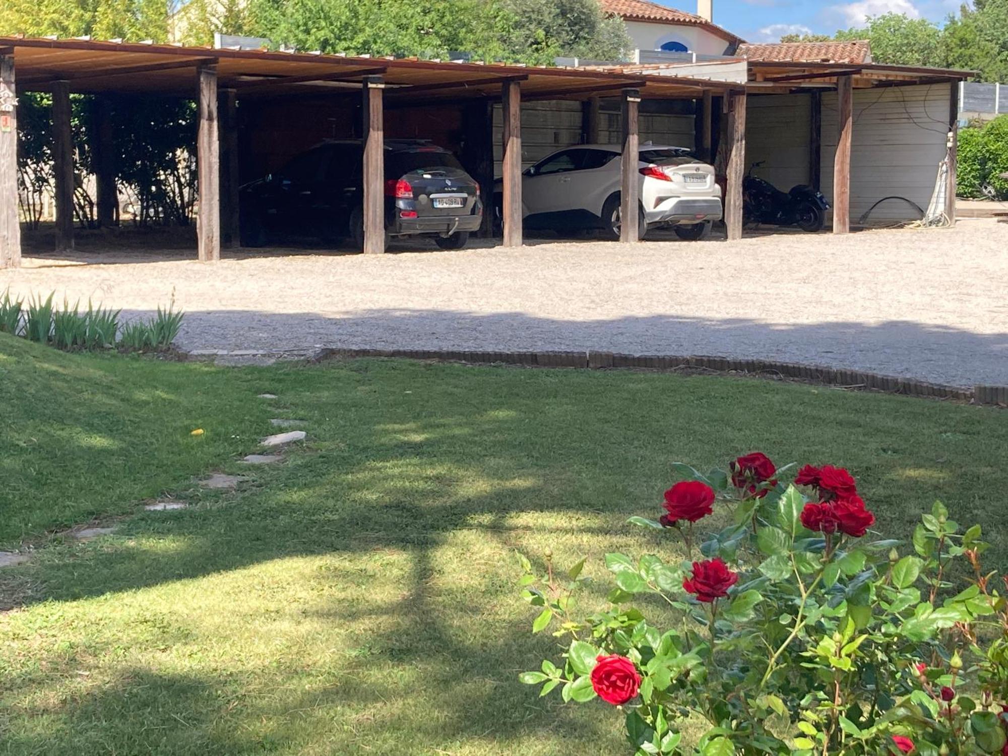 Les Bougainvillees De Camargue Villetelle Екстер'єр фото